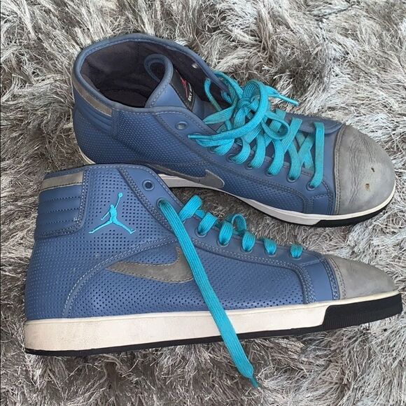 Nike Air Jordan - Picture 2 of 5